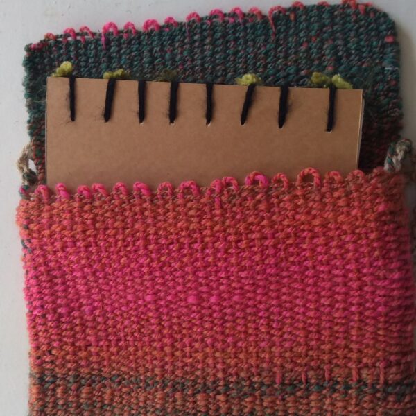 bolsa tejida con libreta artesanal