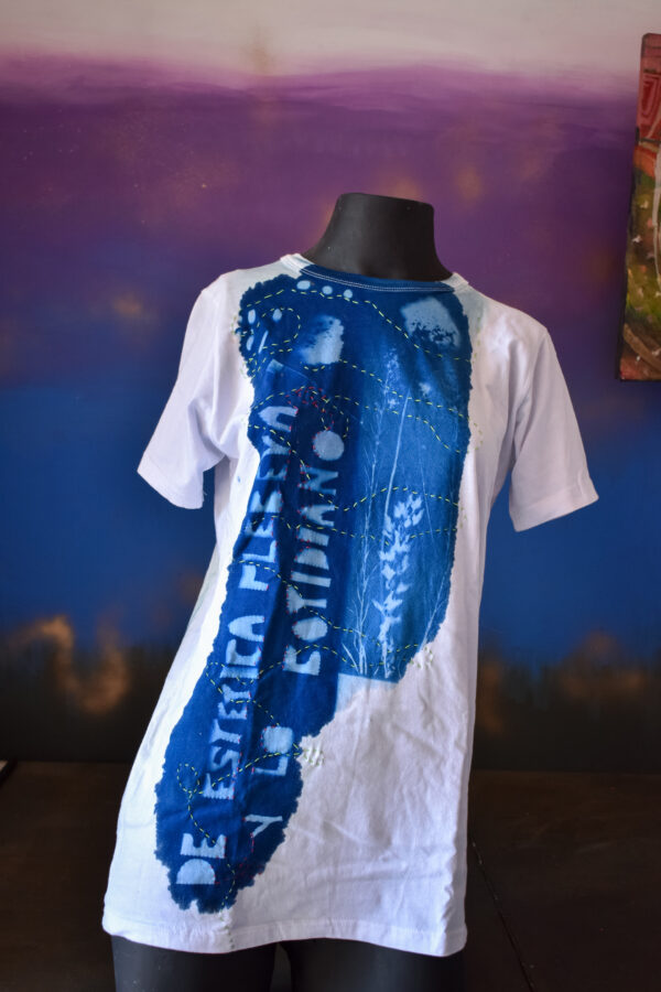 remera c/cianotipia motivos naturales